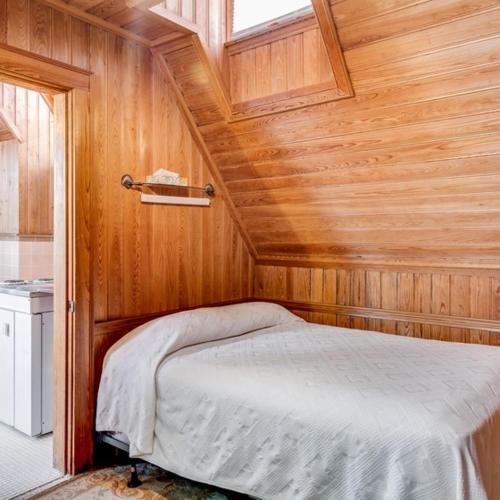 Кровать или кровати в номере The Castle Bed And Breakfast