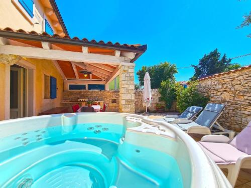 Ferienhaus für 6 Personen ca 80 qm in Kavran, Istrien Südküste von Istrien