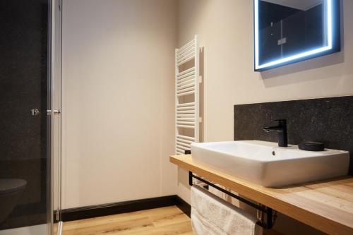 Phòng tắm tại Binnendiek Haus 2 Comfort-Apartment 5