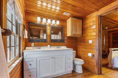 Ένα μπάνιο στο Sweetwater on the Range - New Reno Farm Getaway