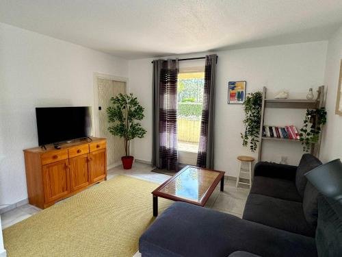 Appartement lumineux à 300m de l'océan et proche du marché, rez-de-chaussée, terrasse aménagée. - FR-1-239-1041