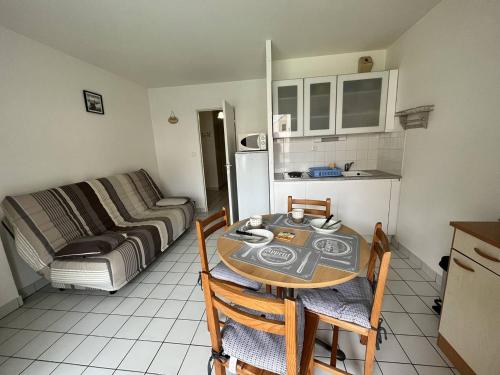 Appartement T2 à St Jean de Monts avec balcon et parking privé - FR-1-324A-67