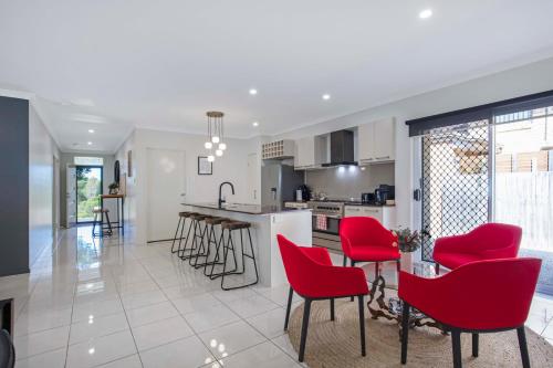 Η κουζίνα ή μικρή κουζίνα στο Stunning luxurious house
