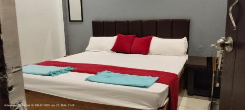 Postel nebo postele na pokoji v ubytování HOTEL AYODHYA PAYING GUEST