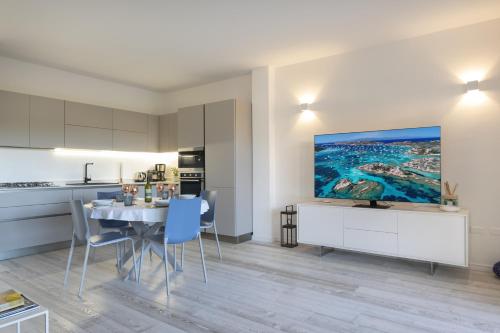 Kuchyň nebo kuchyňský kout v ubytování Sardinia Gold Luxury Apartment