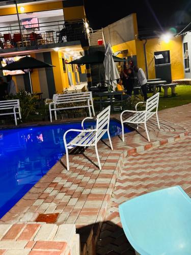 Bazén v ubytování Platinum Guest lodge Germiston nebo v jeho okolí