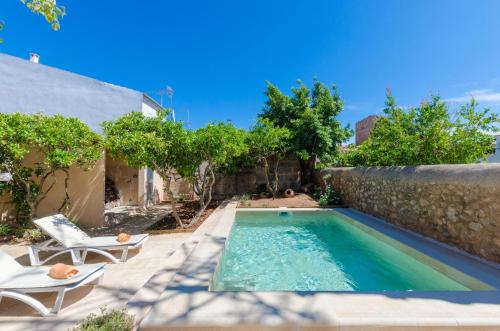 Piscina en o cerca de Can Mora