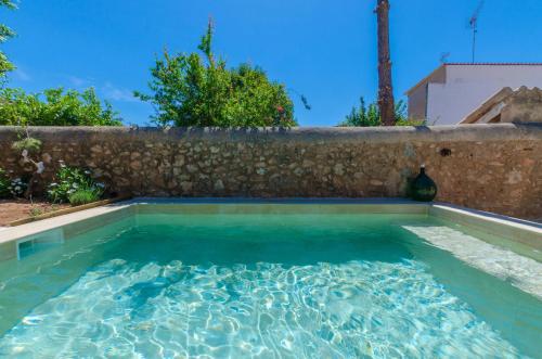 Piscina en o cerca de Can Mora