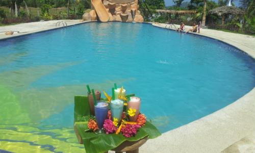 Bazén v ubytování Relaxing Garden Resort nebo v jeho okolí