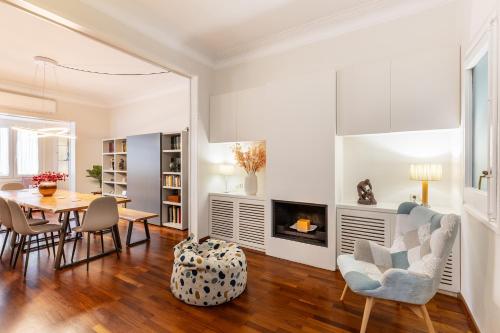 Large & beautiful apartment 4min from Passeig de Gràcia