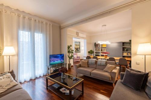 Large & beautiful apartment 4min from Passeig de Gràcia