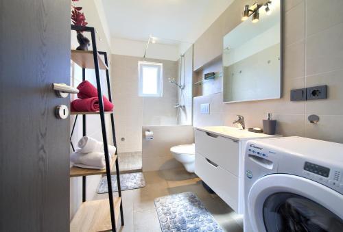 Ένα μπάνιο στο Apartment Lela