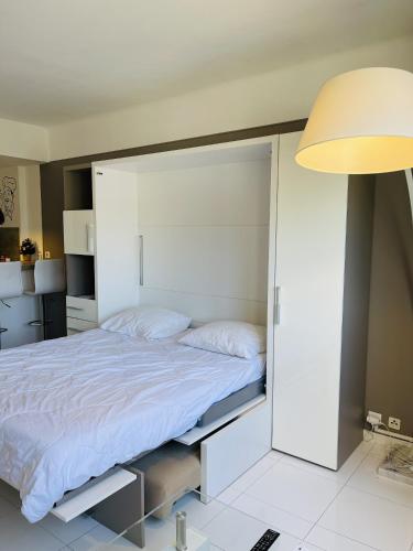 Studio proche centre FARN4