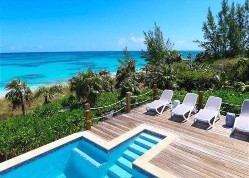 Vista de la piscina de Caribbean Cove Escape Private Estate with Pool o alrededores