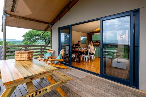 Μπαλκόνι ή βεράντα στο AfriCamps at White Elephant Safaris