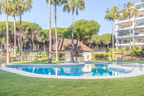 Bazén v ubytování Mi Capricho beach front sea view & pool - Happy Rentals nebo v jeho okolí
