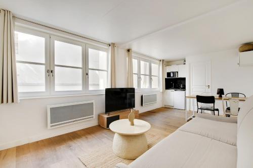 Pick A Flat's Apartment in Louvre - Rue Saint-Anne
