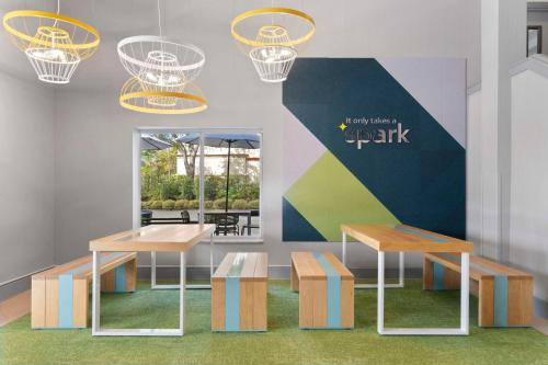 Spark by Hilton Orlando near SeaWorld Image