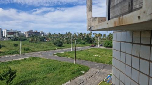 カベデロにあるVICTORY FLAT-APTO 207の建物からの道路の眺め