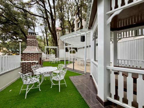 Zahrada ubytování Indraprastha Resort Dalhousie - Personalized Climate, Perfect Stay