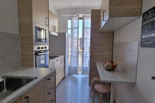 Appartement rénové, nice centre, proche commodités