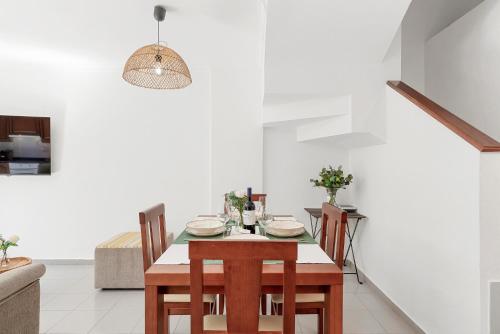 MEDANO4YOU Tropical Terrace Holiday Home
