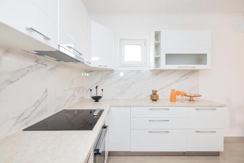 Nhà bếp/bếp nhỏ tại Villa Nada for 10 people with pool & integrated whirlpool