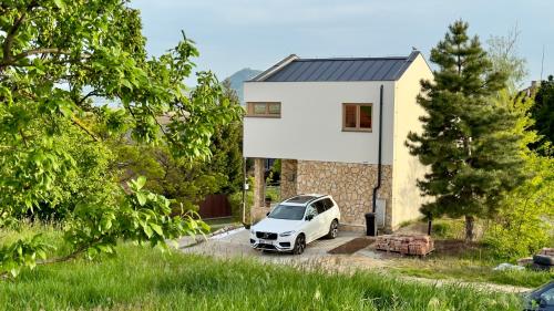 Villa Popice s výhledem na Pálavu