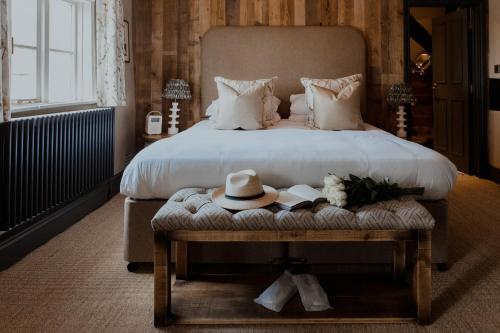 Ένα ή περισσότερα κρεβάτια σε δωμάτιο στο The Fitz Farmhouse