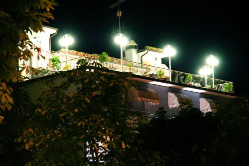 Gambar di galeri bagi Hotel Commercio di Salò
