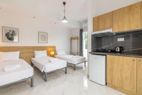 Fysalida's Coastal Gem 4 - Steps Away from the Sea