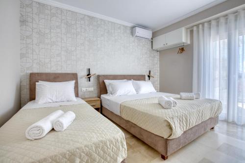 Selini - Topfloor apartment in historical Athens