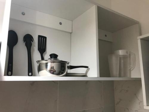 Cuisine ou kitchenette dans l'établissement Albano: Habitación completa acústica