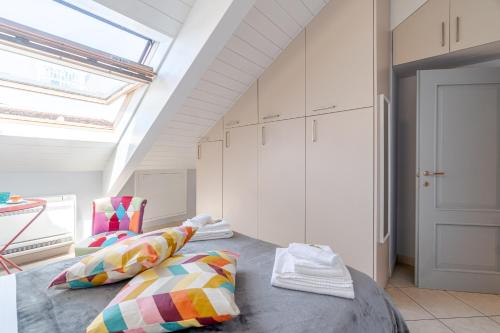 Postel nebo postele na pokoji v ubytování Politecnico & Crocetta Elegant Flat