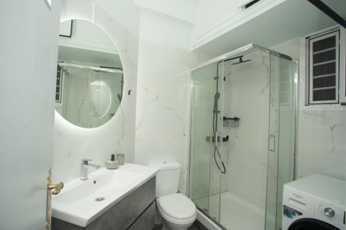 Elegant Apartment Downtown Athens II