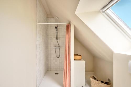 Ένα μπάνιο στο À 1km de la plage de Pors carn, maison pour 6