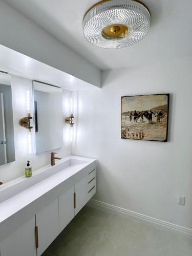 Foto dalla galleria di WOW! Best Location! Best Unit! New Renovated South Beach Ocean Front a Miami Beach
