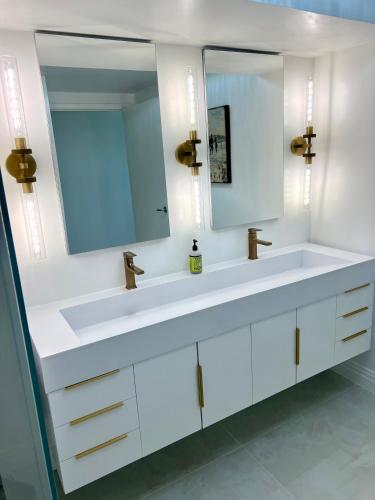Bagno di WOW! Best Location! Best Unit! New Renovated South Beach Ocean Front