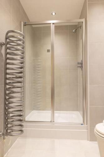 Foto Sophisticated Cardiff Apartment Free Parking 3