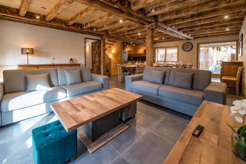 Chalet montagnard rénové avec jacuzzi 4****- 15 Personnes