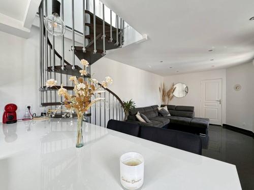 Photo de la galerie de l'établissement Maison avec jardin Champigny sur Marne - 6 personnes, à Champigny-sur-Marne