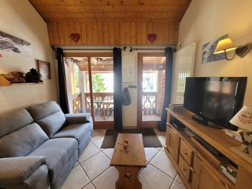 Appartement cosy rénové, 2 pièces, calme, proche pistes et commerces, parking privé