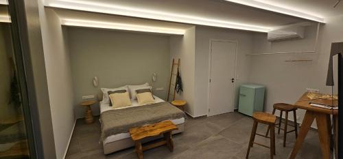 Gallery image of Trizonia Mare Suites in Trizonía