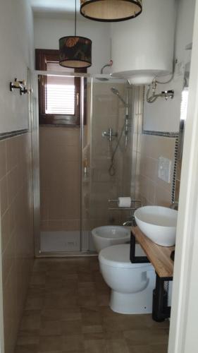 Koupelna v ubytování la torretta casale grandangolo