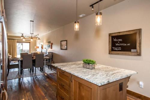 Φωτογραφία από το άλμπουμ του Baker Loft 203 σε Whitefish