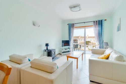 AT17 Two Bed Apt on Oasis Parque