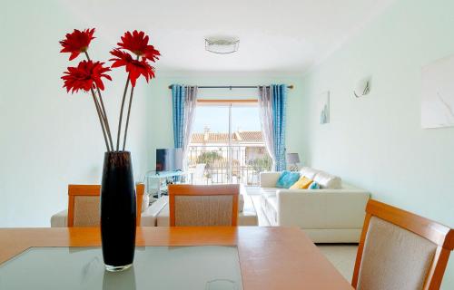 AT17 Two Bed Apt on Oasis Parque