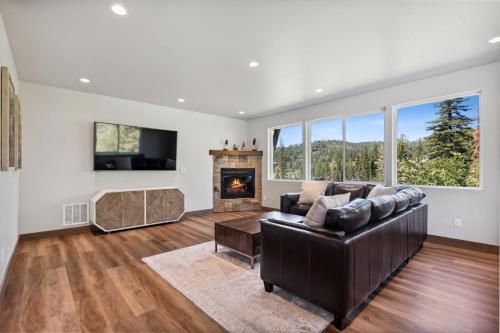 TV a/nebo společenská místnost v ubytování Sweet Peaks