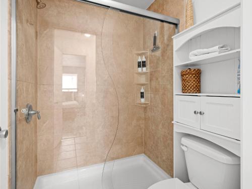 Ένα μπάνιο στο Red Pine Condominiums by All Seasons Resort Lodging