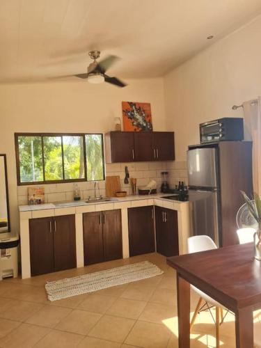 Η κουζίνα ή μικρή κουζίνα στο Casita Las Palmas - 2 Schlafzimmer